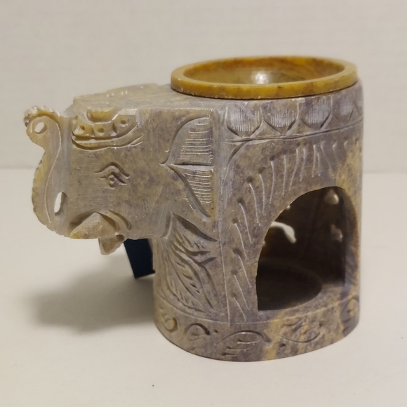 Beautiful Hand Carved Soapstone Elephant Tea Light Oil Warmer India NWT - Picture 1 of 12